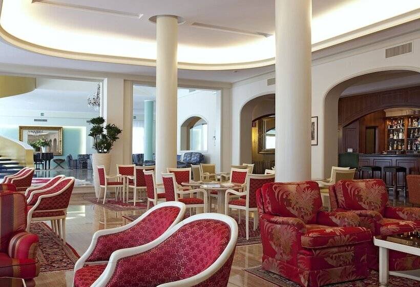 فندق Bristol Buja