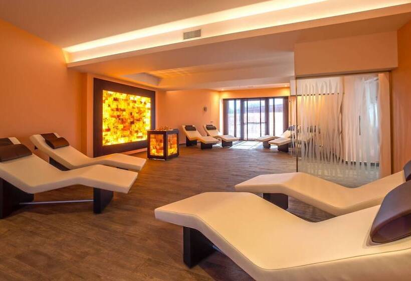 فندق Bristol Buja