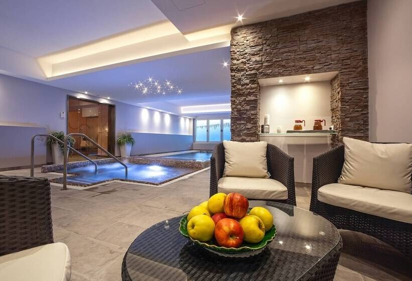 فندق Bristol Buja