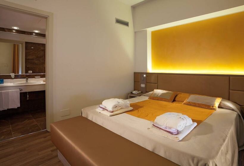 فندق Bristol Buja