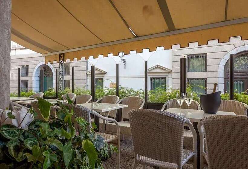 ホテル Canon D Oro