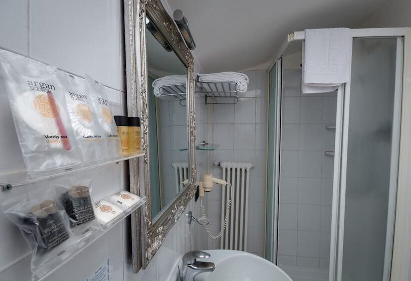 בית מלון כפרי Centrale