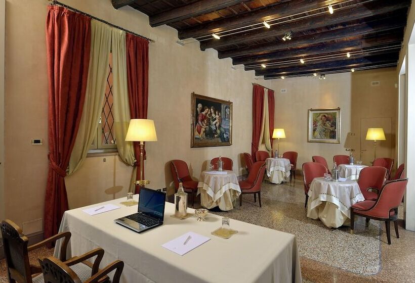 فندق Corona D Oro 1890