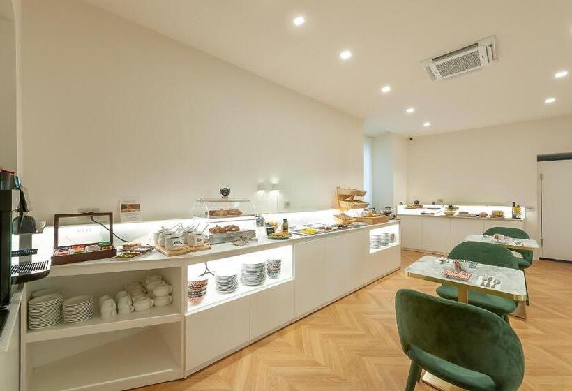 هتل Dei Priori Boutique