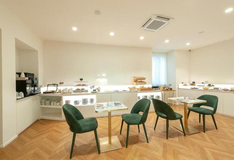 هتل Dei Priori Boutique