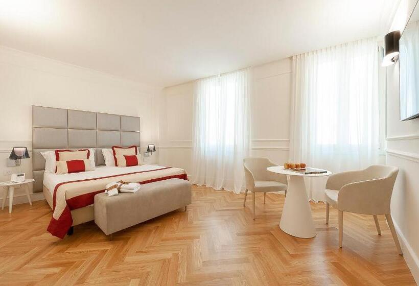 هتل Dei Priori Boutique