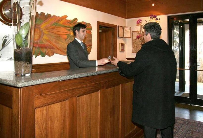 ホテル Des Geneys