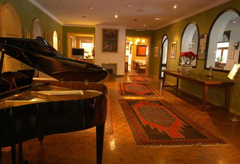 ホテル Des Geneys