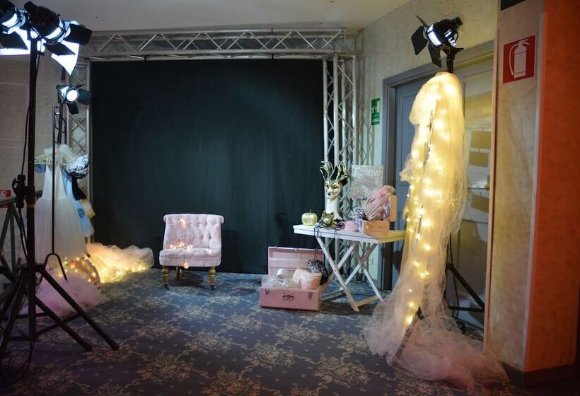 فندق Forum Palace