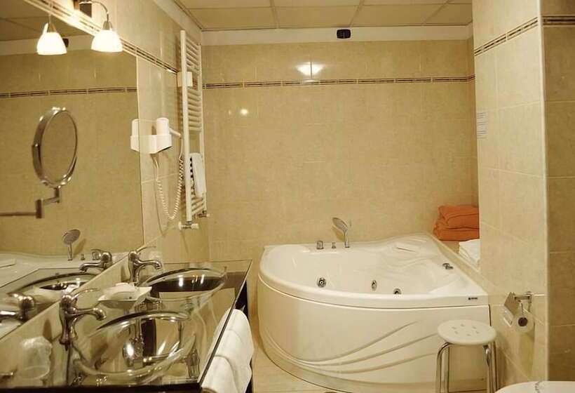 فندق Forum Palace