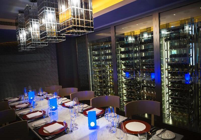 Gateway Hotel, Marco Polo