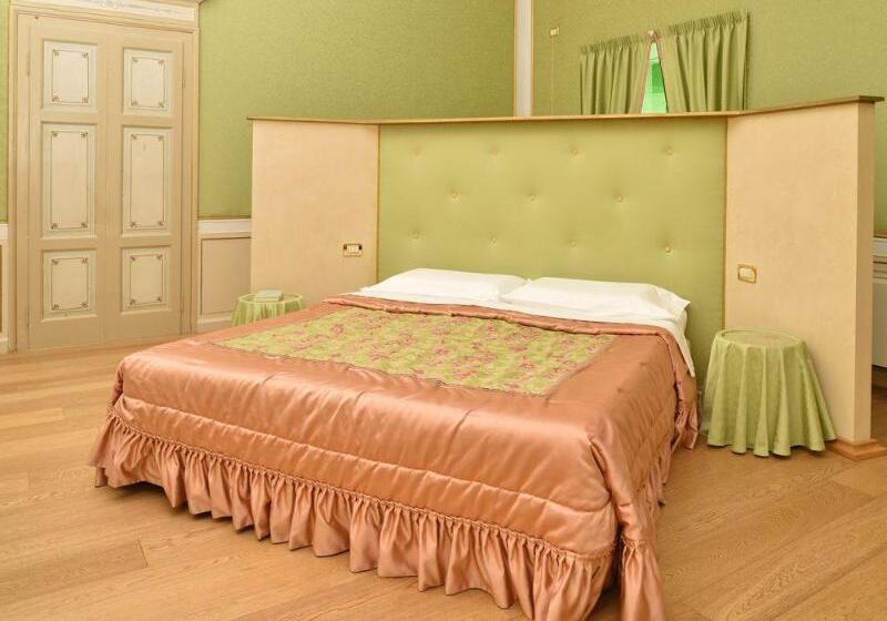 בית מלון כפרי Grand  Cadenabbia