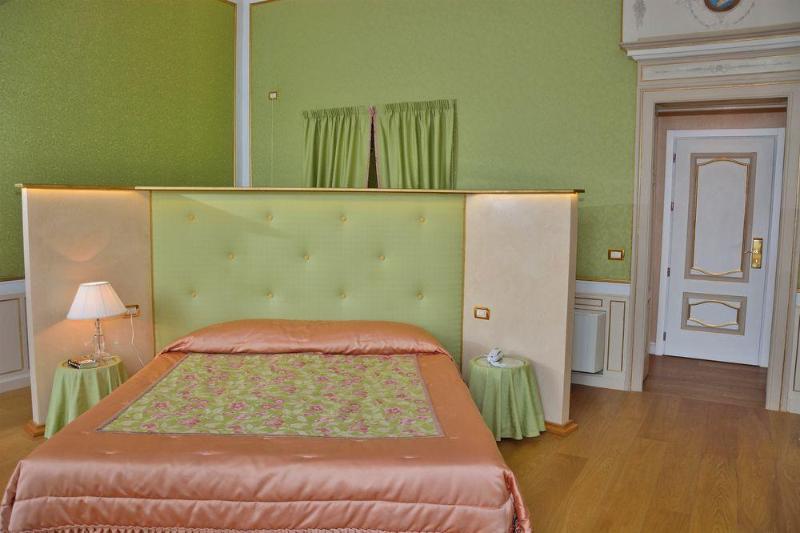 בית מלון כפרי Grand  Cadenabbia