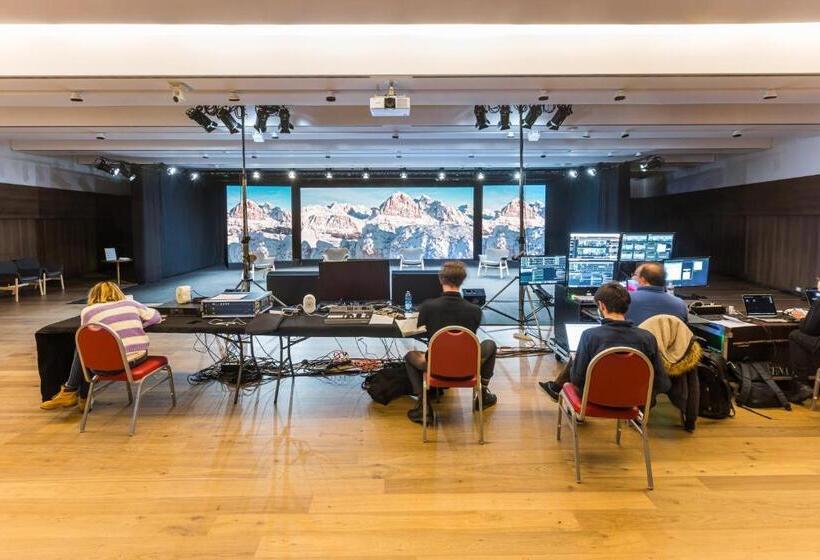 Grand Hotel Savoia Cortina D Ampezzo, A Radisson Collection