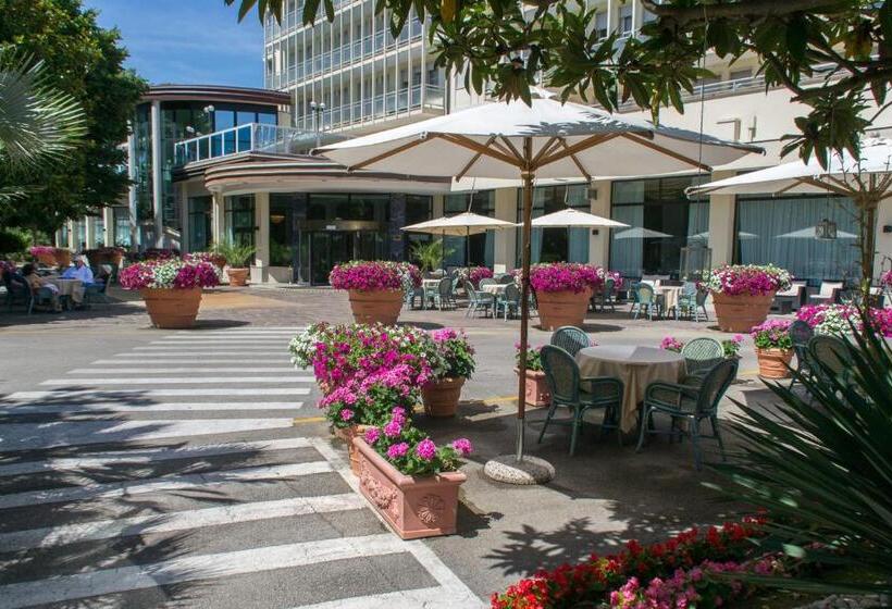 فندق Internazionale Terme