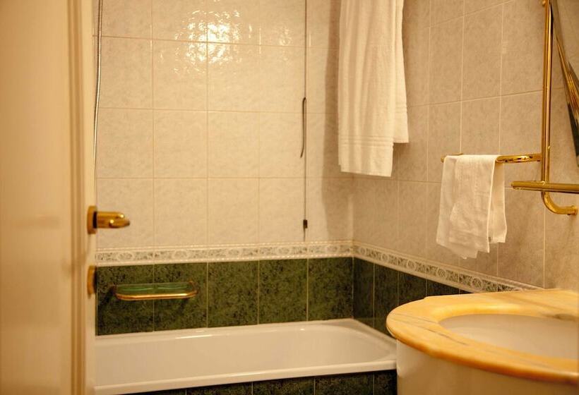 בית מלון כפרי Jolly