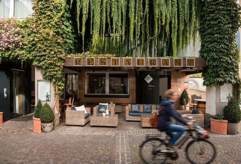 בית מלון כפרי Krone Eat Drink Stay