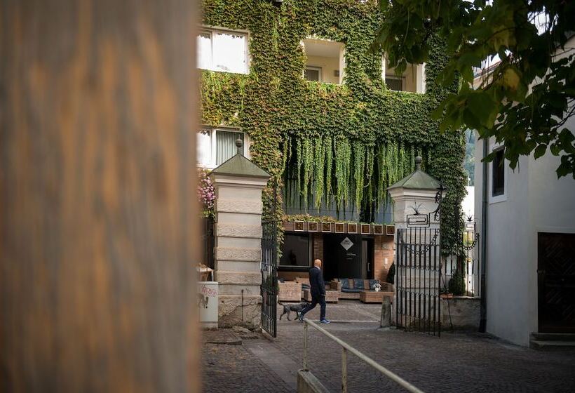 בית מלון כפרי Krone Eat Drink Stay