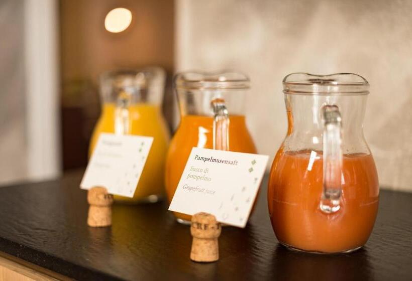 בית מלון כפרי Krone Eat Drink Stay