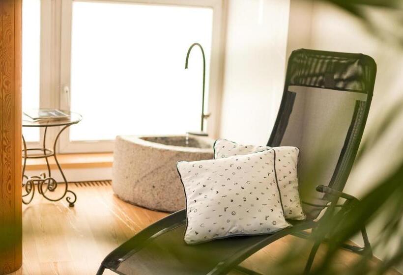 בית מלון כפרי Krone Eat Drink Stay