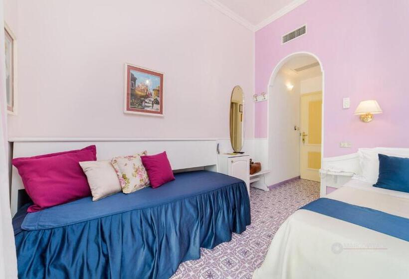 Отель La Bussola