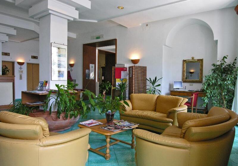 Отель La Bussola