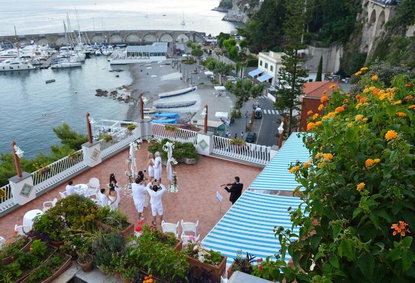 Отель La Bussola