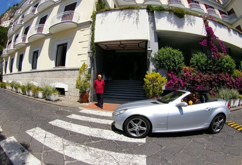 Отель La Bussola