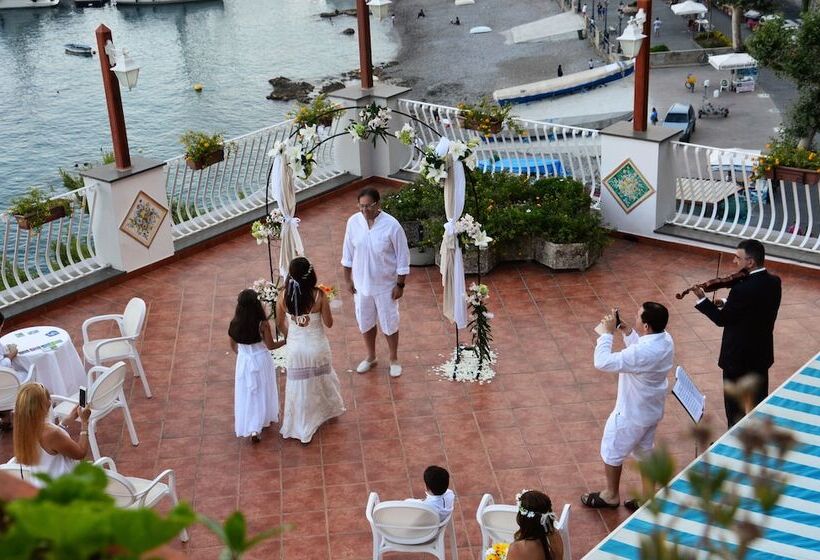 Отель La Bussola