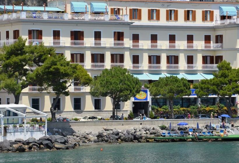 Отель La Bussola