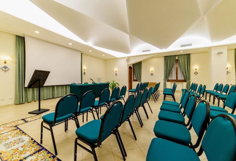 Отель La Bussola