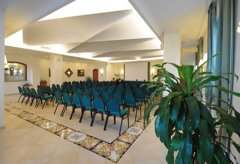 Отель La Bussola