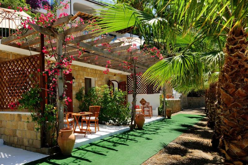 בית מלון כפרי Le Calette Bay