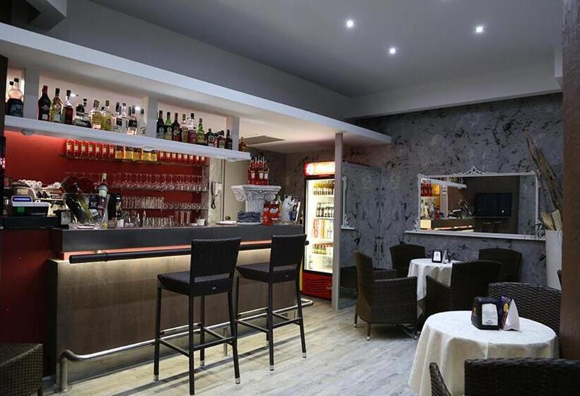 호텔 Leonardo Da Vinci Wellness Spa