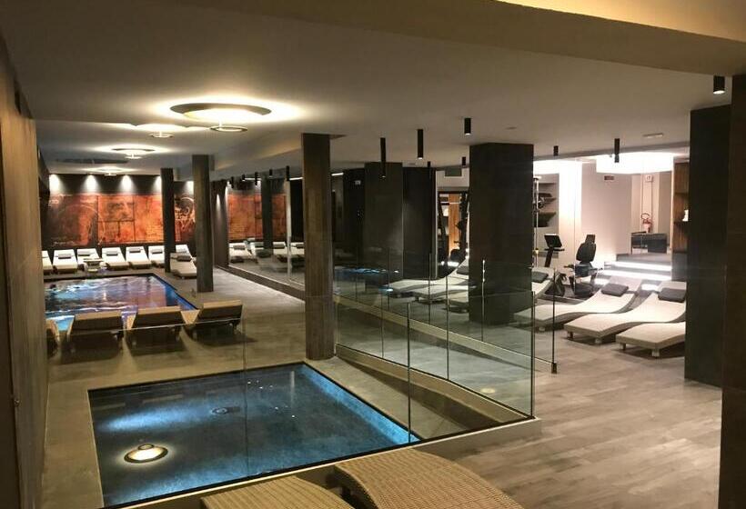 호텔 Leonardo Da Vinci Wellness Spa