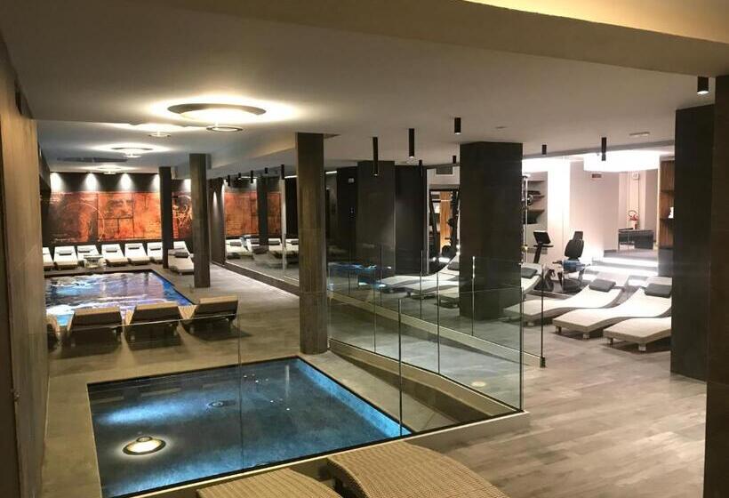 호텔 Leonardo Da Vinci Wellness Spa