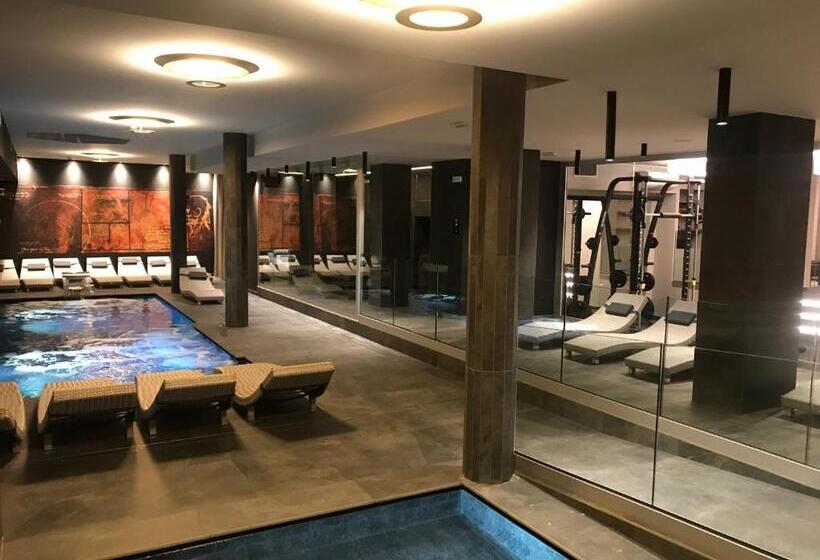 호텔 Leonardo Da Vinci Wellness Spa