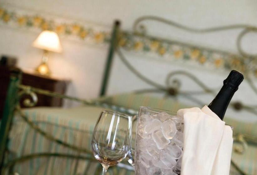 בית מלון כפרי Locanda Al Castello Wellness Resort