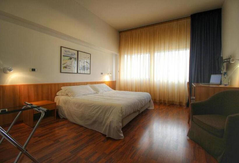 בית מלון כפרי Majesty Bari