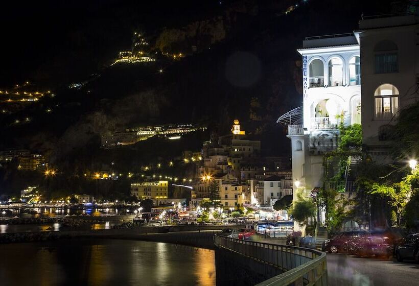 فندق Marina Riviera