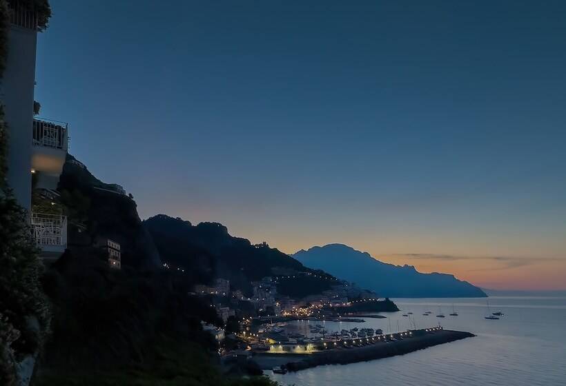 ホテル Miramalfi