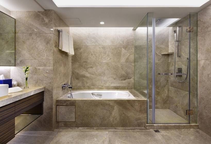 هتل New World Millennium Hong Kong