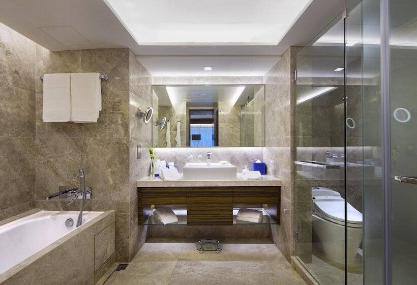 هتل New World Millennium Hong Kong