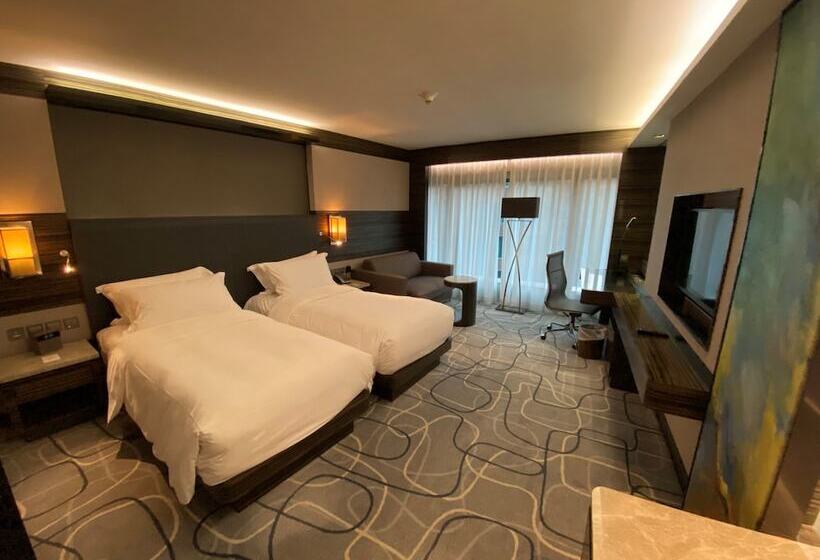 هتل New World Millennium Hong Kong