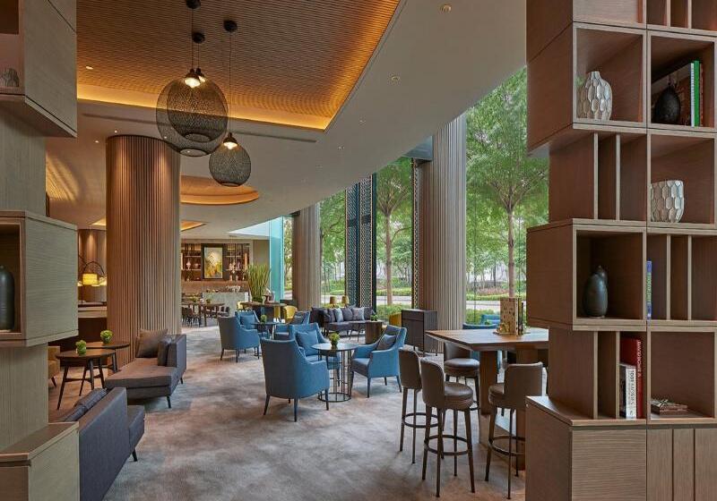 هتل New World Millennium Hong Kong