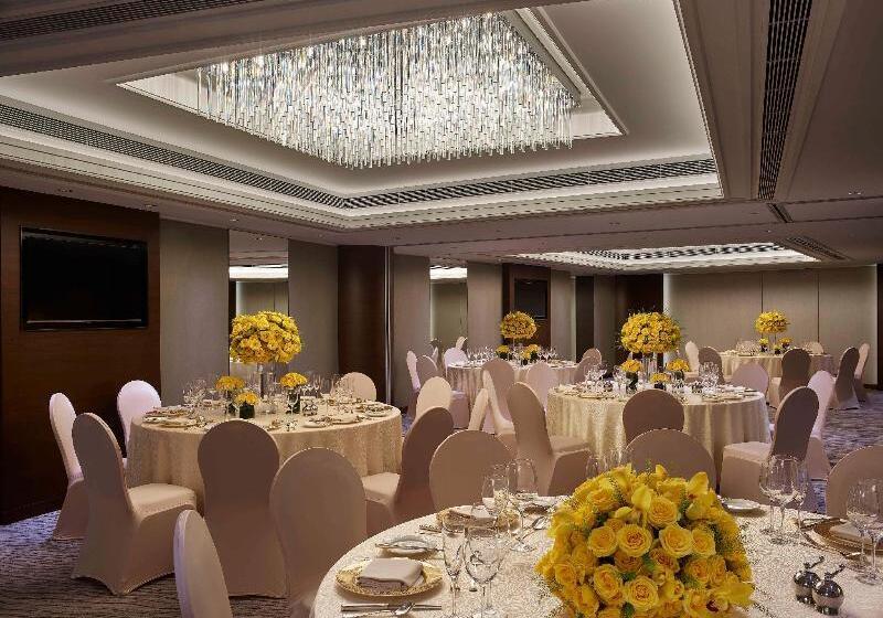 هتل New World Millennium Hong Kong