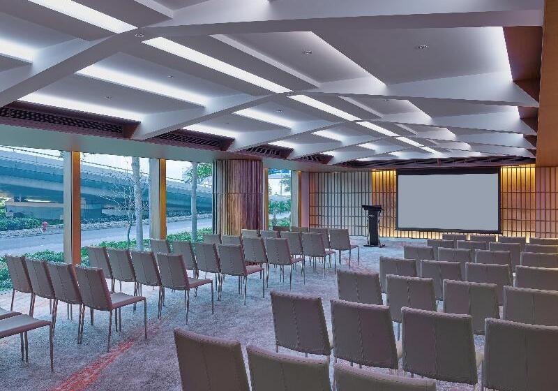 هتل New World Millennium Hong Kong