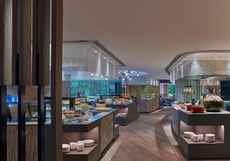 هتل New World Millennium Hong Kong