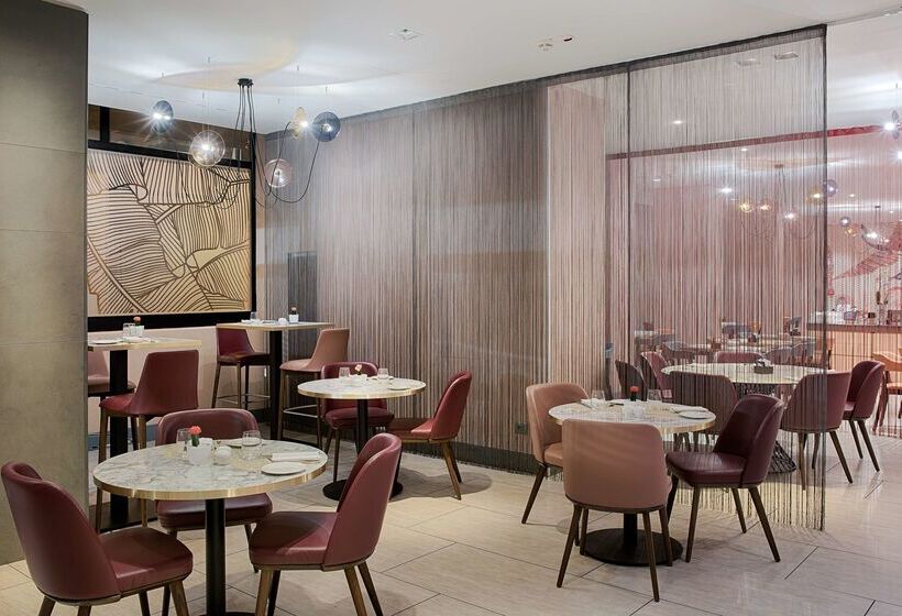 هتل NH Bologna De La Gare