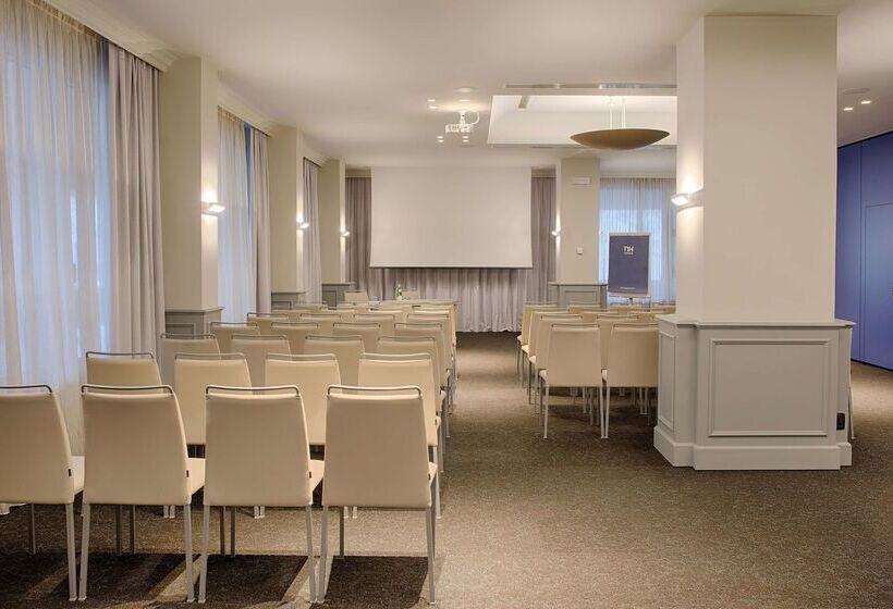 هتل NH Bologna De La Gare